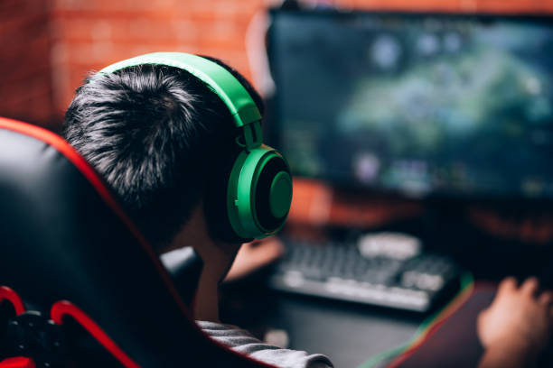 istock computer games, playing place 1282649277