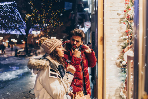istock Christmas evening shopping 1282671957