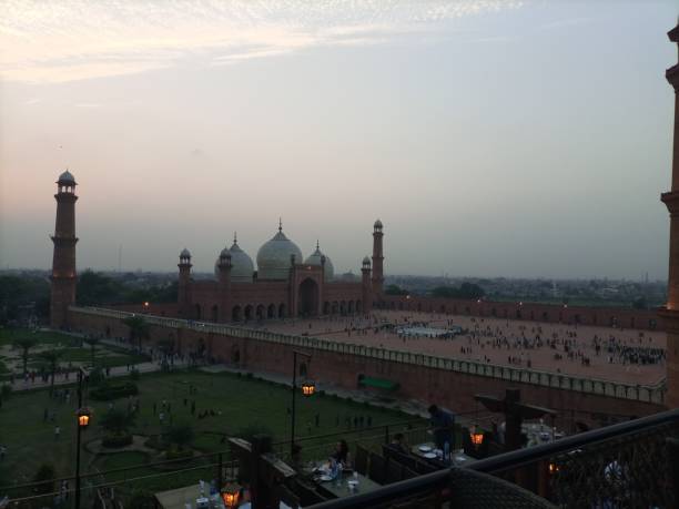 istock Sunset view of Shahi Mosque Lahore 1282794854
