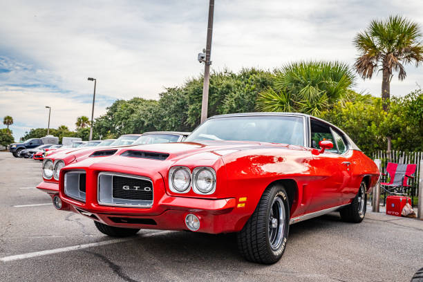 1971 pontiac gto hardtop coupe - hardtop fotografías e imágenes de stock