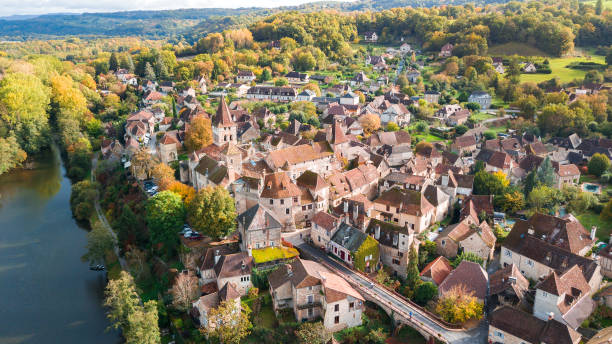 loubressac medieval town views from above - sarlat la photos et images de collection