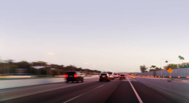 auf dem florida turnpike in richtung süden - palmetto stock-fotos und bilder