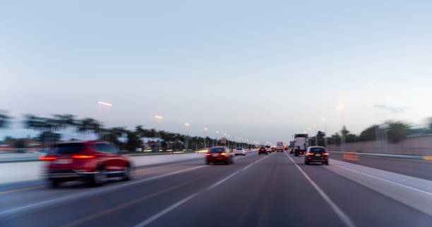 verkehr am florida turnpike in richtung süden - palmetto stock-fotos und bilder