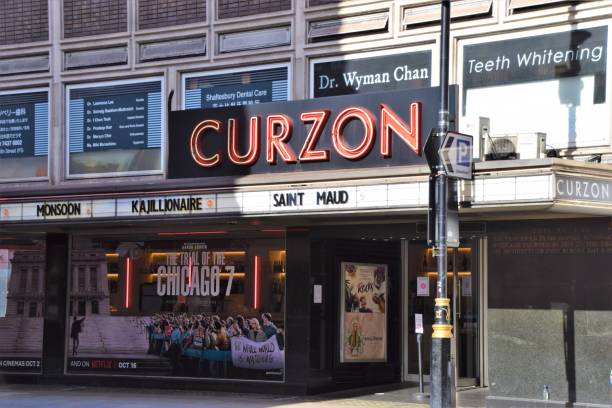 curzon cinema, shaftesbury avenue, london - empire cinema stock-fotos und bilder