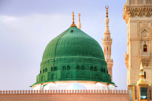Medina / Saudi Arabia - Green Dome Close up -  Prophet Mohammed Mosque , Al Masjid an Nabawi Medina / Saudi Arabia - 11 May 2017:  Green Dome Close up -  Prophet Mohammed Mosque , Al Masjid an Nabawi dome tent photos stock pictures, royalty-free photos & images