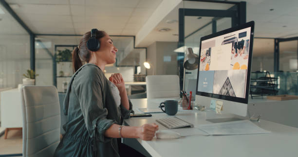 istock A wave of inspiration just hit her 1283021185