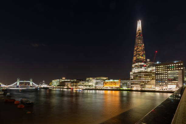 istock London bei Nacht - the shard 1283077690