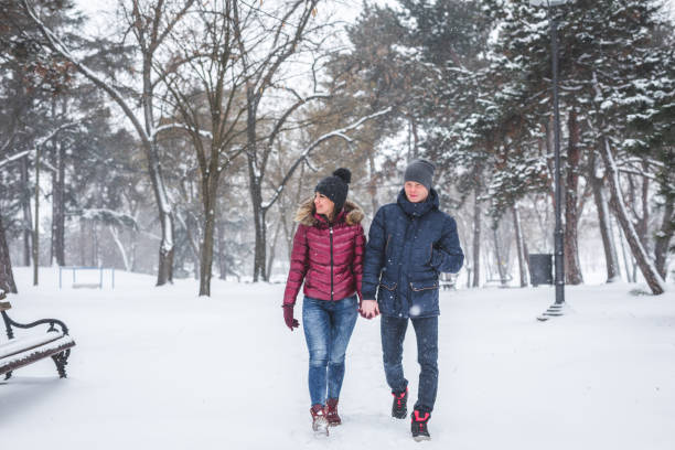 istock Couple in the snow 1283080576