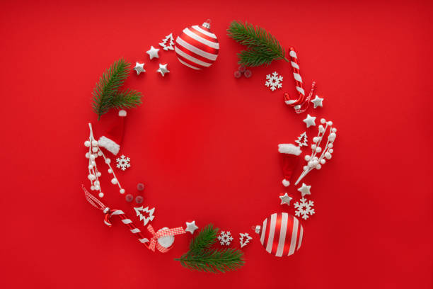 christmas decoration on red background with copy space - wreath christmas bow holiday imagens e fotografias de stock