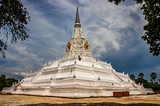 Wat Phu Khao temple with a long history