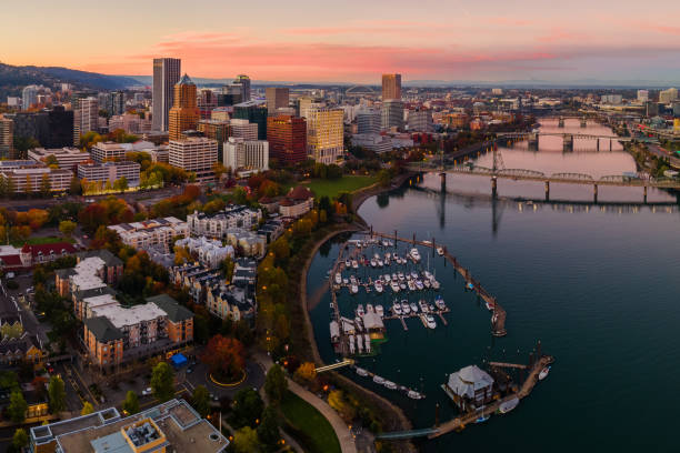 Sunset in Downtown Portland Oregon A beautiful fall sunset in Downtown Portland in the Pacific Northwest harbor photos stock pictures, royalty-free photos & images