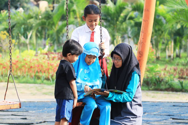 Learn and play with family in the park  (5 Images)