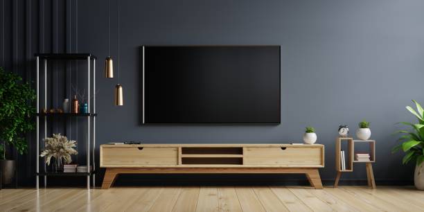 tv led sur le mur sombre dans le salon. - blank expression audio photos et images de collection