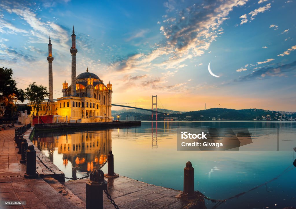 Cami ve Boğaz köprüsü - Royalty-free İstanbul Stok görsel