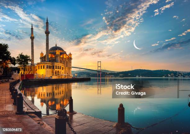 Cami Ve Boğaz Köprüsü Stok Fotoğraflar & İstanbul‘nin Daha Fazla Resimleri - İstanbul, Cami, Boğaziçi
