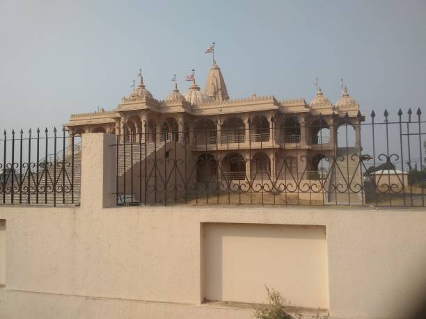 istock Swaminarayan temple nilakhanth dhan poicha Gujarat India 1283530155