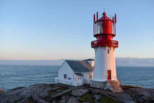 casa da luz lindesnes - lighthouse beacon sailing storm - fotografias e filmes do acervo