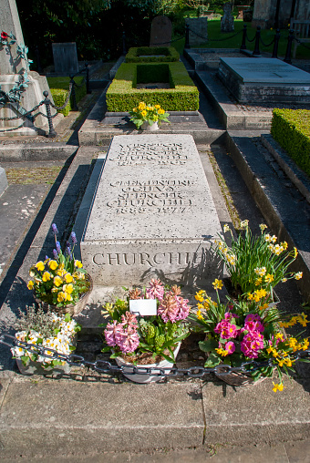 makam-sir-winston-churchill-di-gereja-bladon-oxfordshire.jpg (340×508)