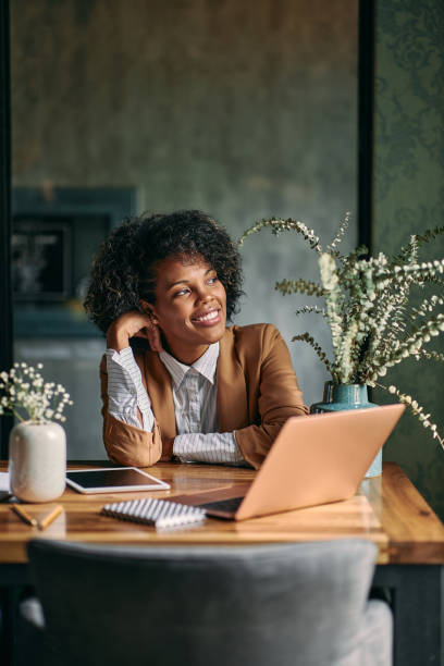 istock Time to dive into the world online 1283568300