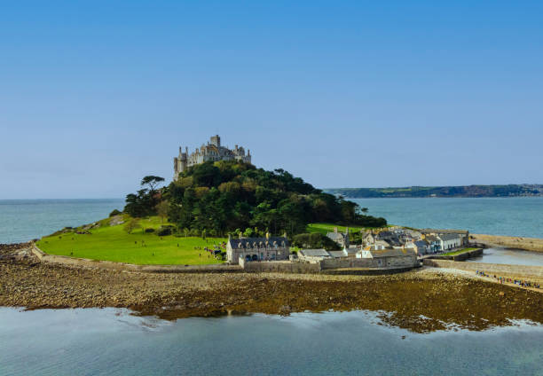 st michaels mount, à cornwall - cornwall england uk england st michaels mount photos et images de collection