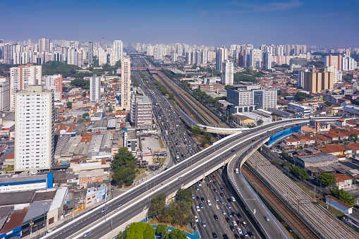 Vista aérea de la Avenida Radial Leste, en la región oriental de la ciudad de Sao Paulo, Brasil photo