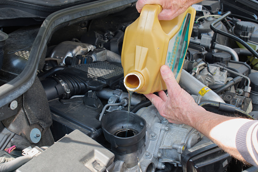 This engine has been drained, it is now necessary to fill up with oil for a good functioning of the vehicle