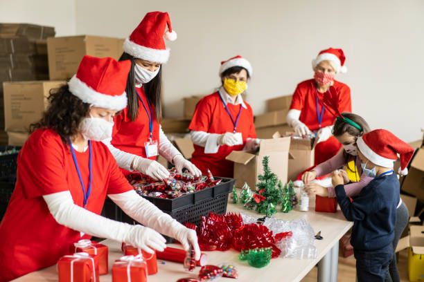 istock Volunteers collecting donations at Christmas 1283676224