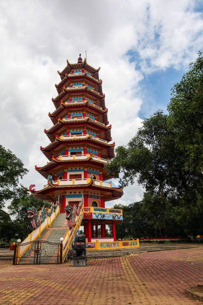 Kemaro Island, a small delta on the Musi River, is located about 6 km from the Ampera Bridge. Kemaro Island is located in an industrial area, between the Sriwijaya Fertilizer Factory and Pertamina Plaju and Sungai Gerong.