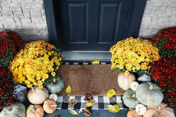 istock Welcome door mat of front porch 1283689694