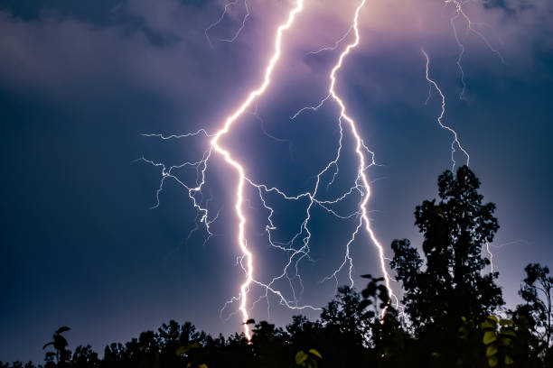 istock streak of lightning 1283735972