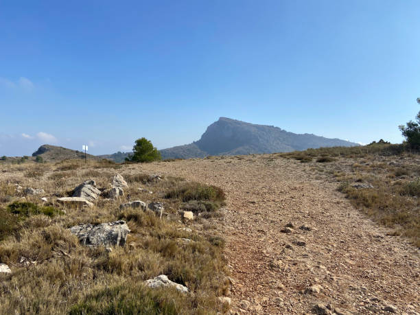 istock Ruta a la cima del Montcabrer 1283743370