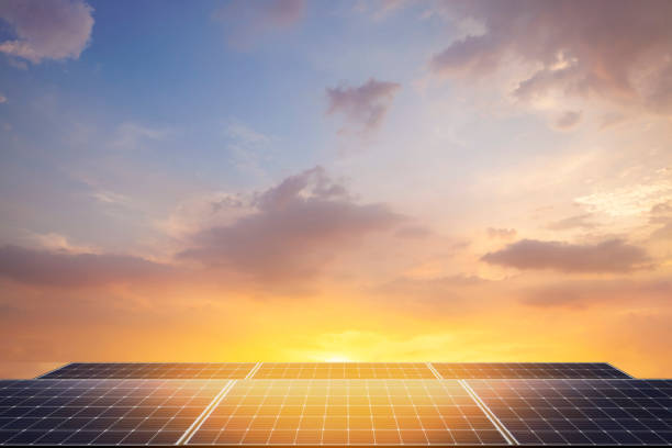painéis solares no tempo da manhã. - fuel cell solar panel solar power station control panel - fotografias e filmes do acervo