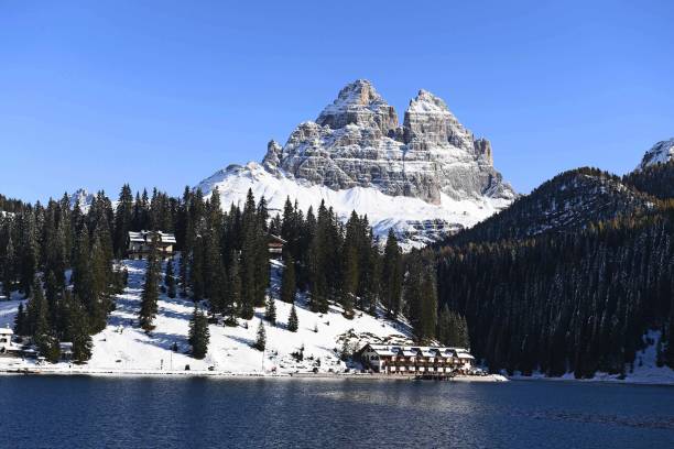istock LAKE MISURINA DOLOMITI ITALY 1283848600