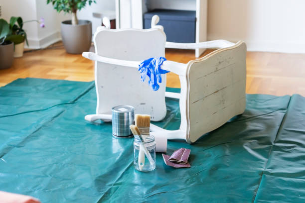 Painting an old wooden table at home