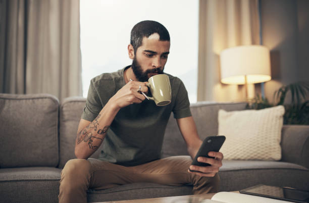 istock It's a financial advisor that fits into your pocket 1283906065