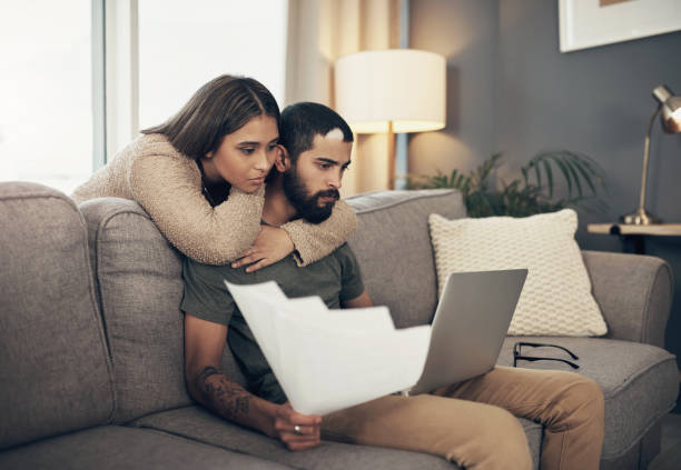 istock Keeping a close eye on their cash 1283906066