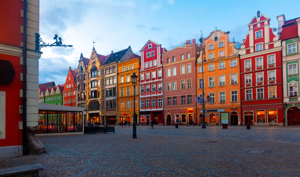 istock Market Square of Wroclaw at dusk 1283912939