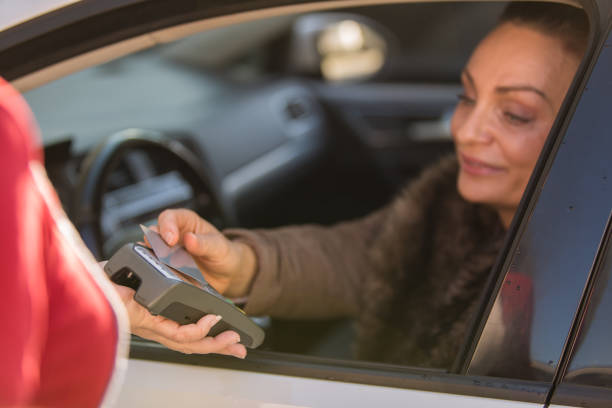 istock Contactless paying from the car 1283921583