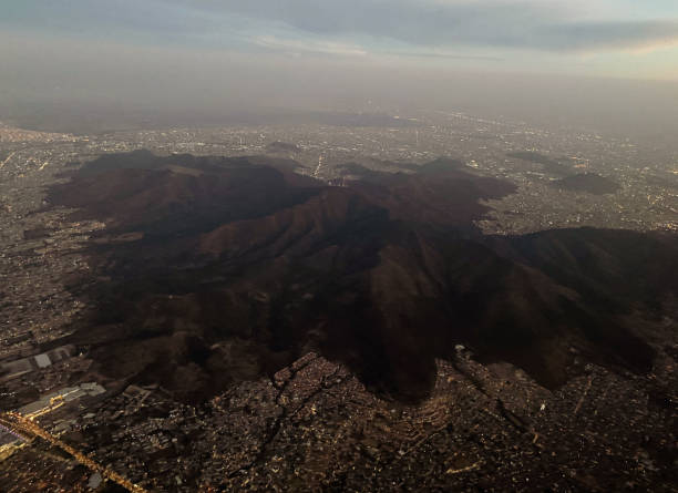 città del messico dall'alto - smog mexico mexico city air pollution foto e immagini stock
