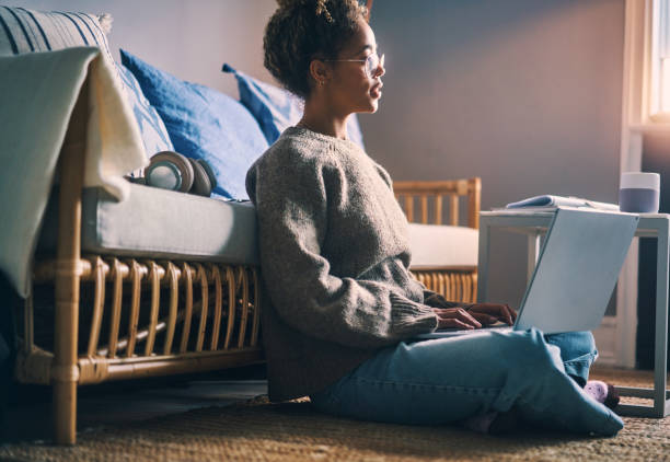istock Freelance blogging has become her niche 1283960842