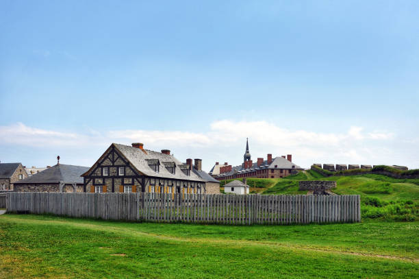 fortaleza de louisbourg en cabo bretón, canadá - louisbourg fotografías e imágenes de stock