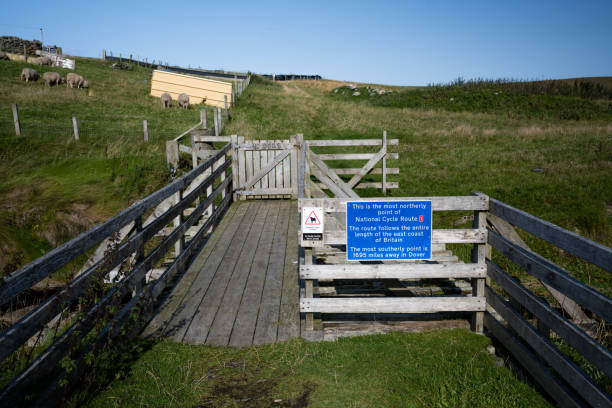 스카우 비치 입구 - shetland islands north sea beach sea 뉴스 사진 이미지