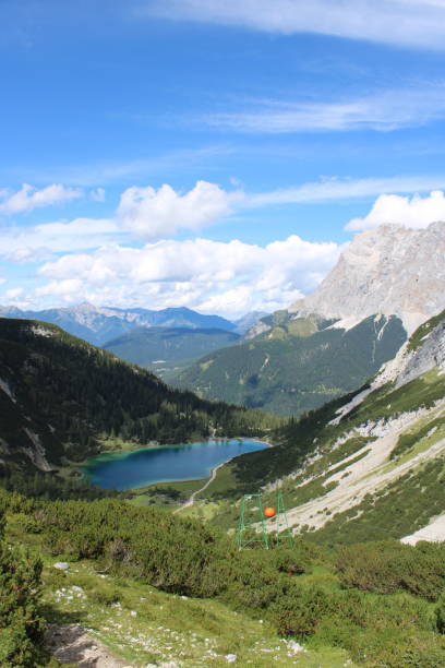 seebensee y zugspitze mountain - austria mountain panoramic ehrwald fotografías e imágenes de stock