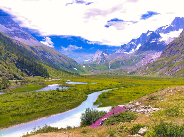 istock Mountain Landscape - A slice of paradise 1284018105