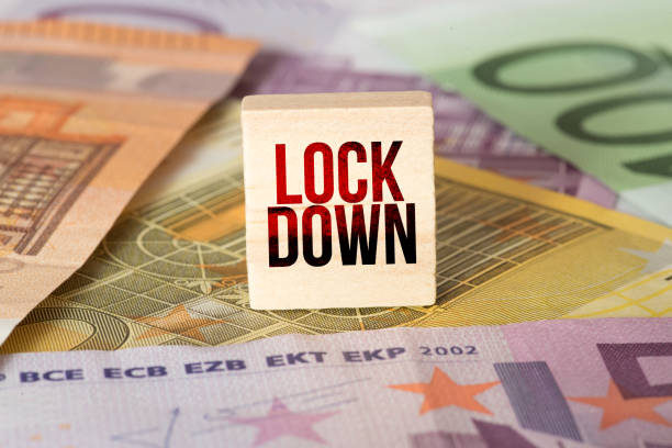 istock Euro banknotes and lockdown due to pandemic Corona virus 1284053099