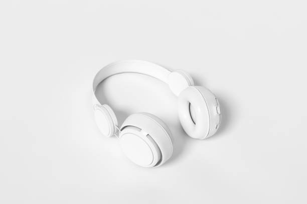 headphones isolated on a white background 3d rendering. 3d illustration modern fun teenager yellow headphones with a fun and flat design template minimal music concept. - arts symbols studio shot selective focus entertainment imagens e fotografias de stock