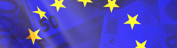 bandeira da união europeia ue como panorama e dinheiro do euro - greece crisis finance debt - fotografias e filmes do acervo