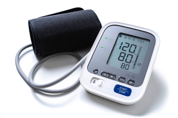 monitor digitale della pressione sanguigna - pressure gauge foto e immagini stock