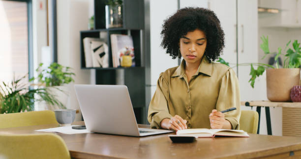 istock Freelancing opens up a new world of opportunities for the global workforce 1284109727