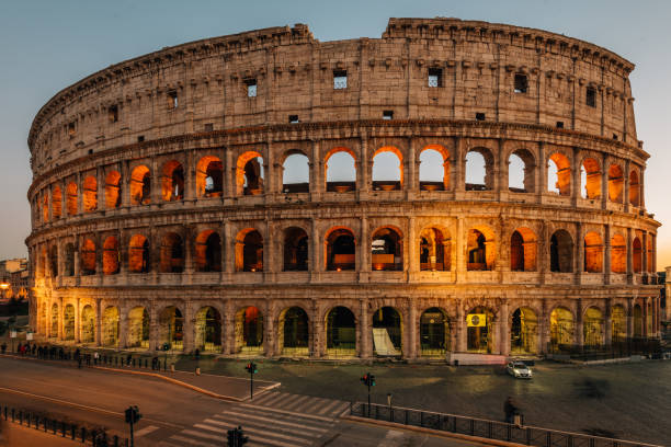 the colosseum at sunset in rome, italy. - 2779 imagens e fotografias de stock